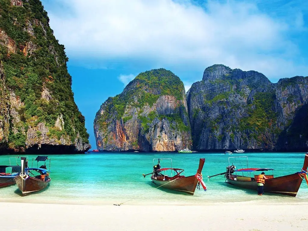 From Phuket: Phi Phi Islands, Maya Bay & Khai Nok Tour β turquoise water and limestone cliffs of Maya Bay, Phi Phi (photo 1)